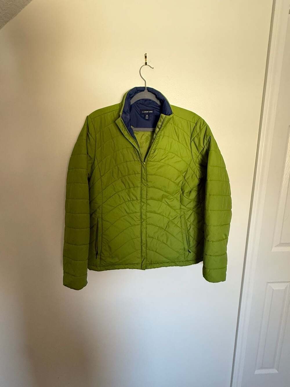 Lands End Woman’s Puffer Jacket (size M)